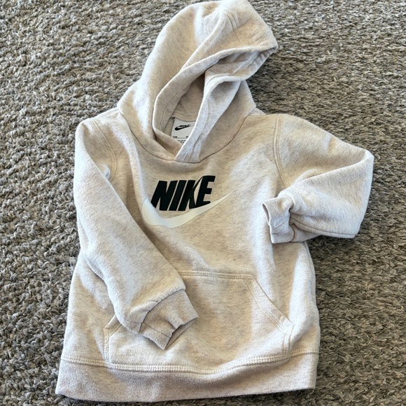 Nike Kids Gray Matching Set - Picture 4 of 7